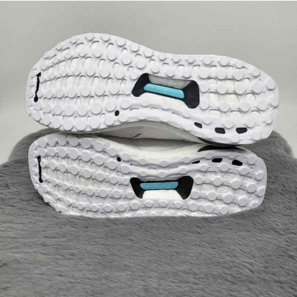 New Adidas UltraBoost Slip-On DNA 'Cloud White' Women's Running Shoes Size 6 - Picture 6 of 7